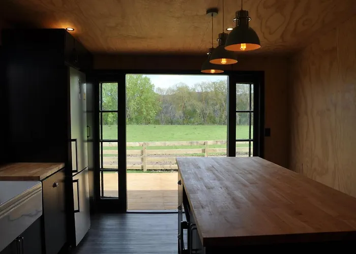 Renagour Cottage - Farmstay With Hot Tub!