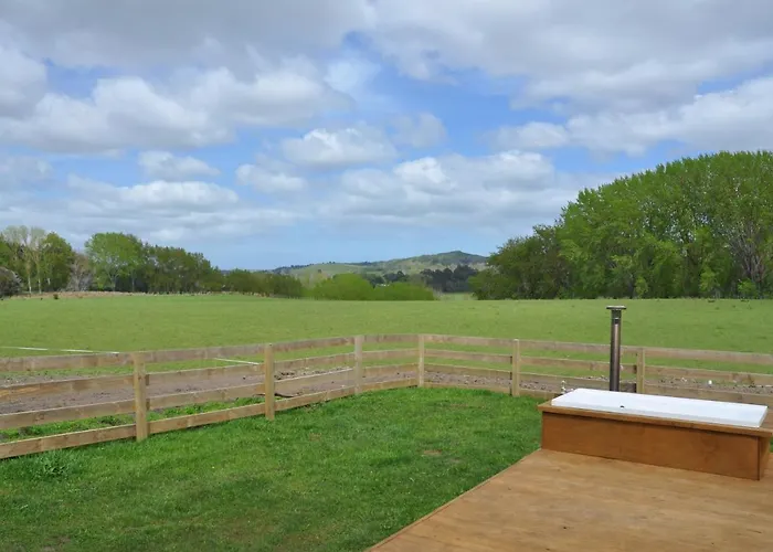 Renagour Cottage - Farmstay With Hot Tub!